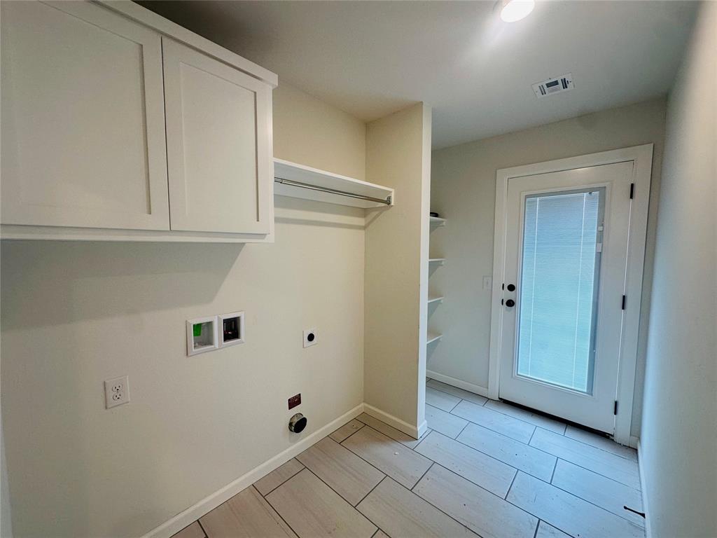 1105 Sw 139th Street Property Photo 9