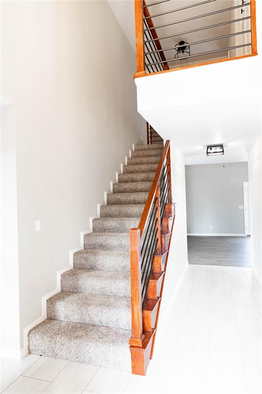 201 E Park Plaza Drive Property Photo 4