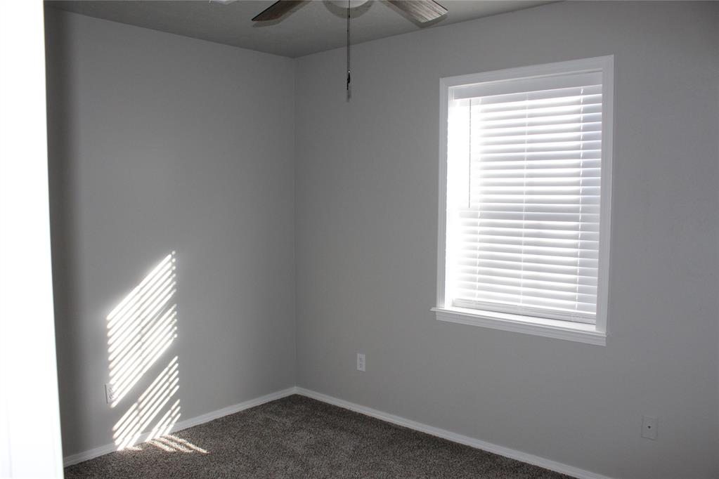 201 E Park Plaza Drive Property Photo 9