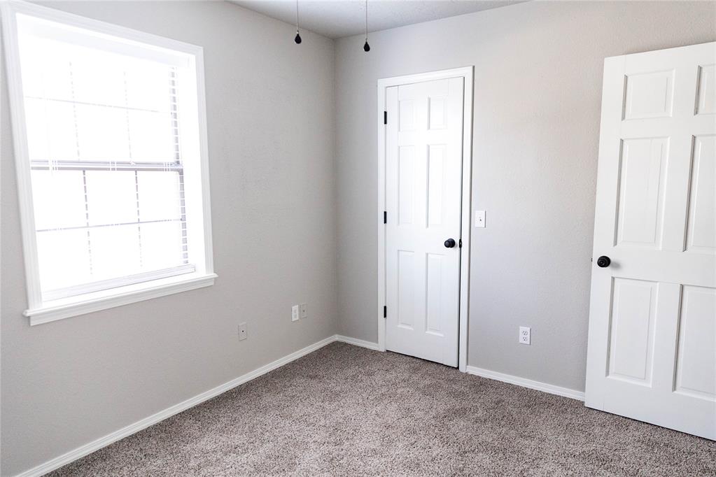 201 E Park Plaza Drive Property Photo 14
