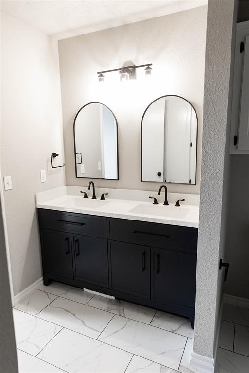201 E Park Plaza Drive Property Photo 19
