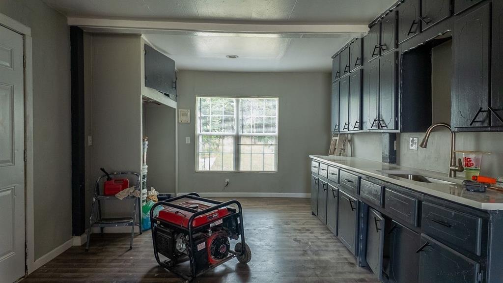 313 W Texas Avenue Property Photo 4