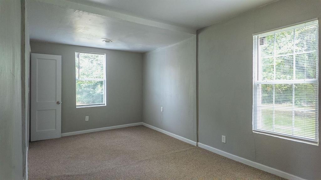 313 W Texas Avenue Property Photo 8