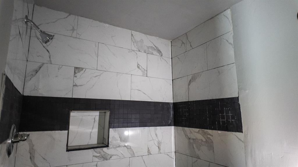 313 W Texas Avenue Property Photo 10