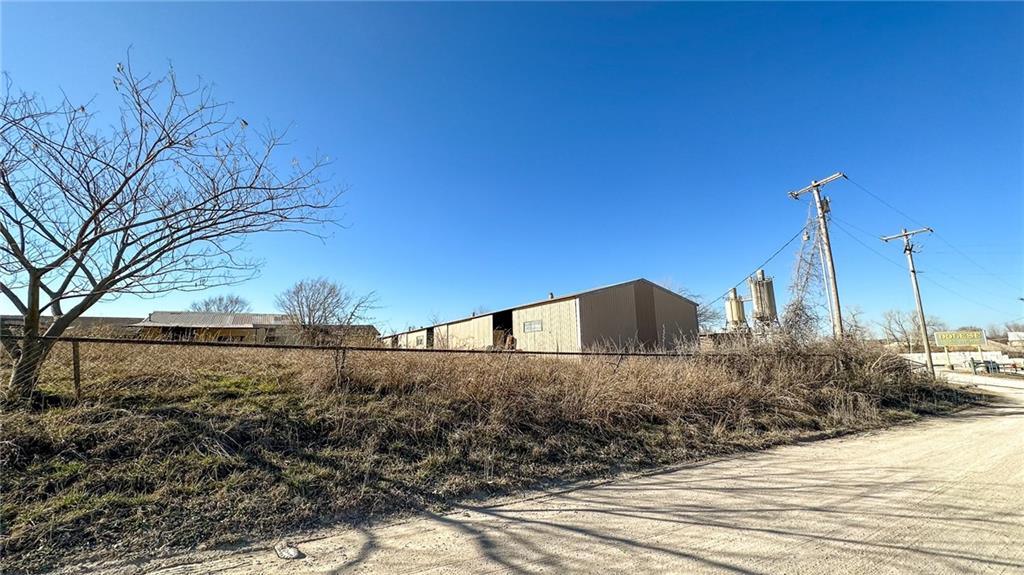 1725 N Mississippi Avenue Property Photo 28