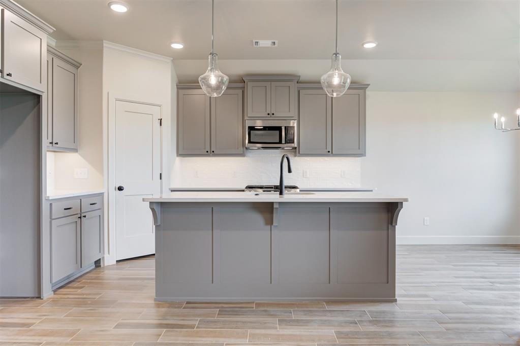 4900 Sand Lily Lane Property Photo 6