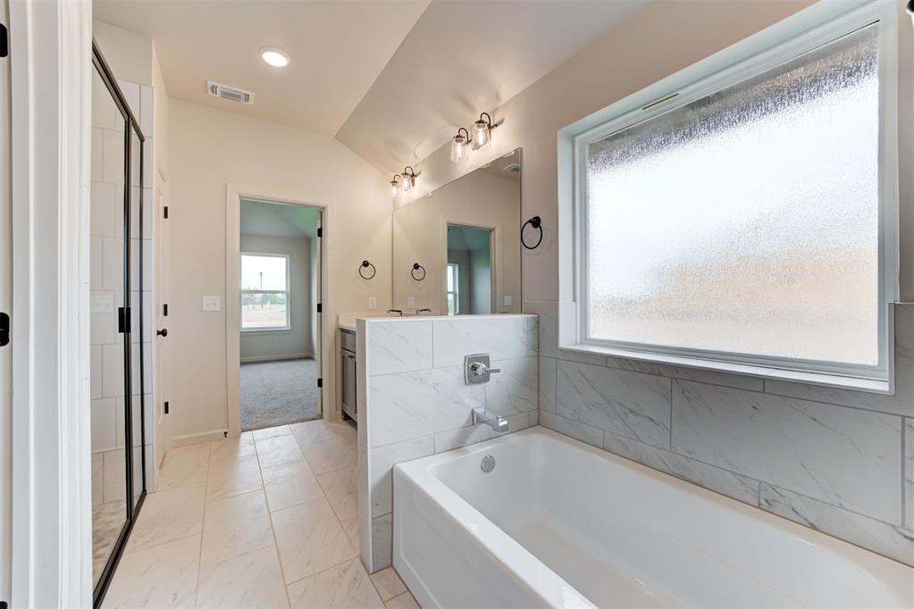 4900 Sand Lily Lane Property Photo 13