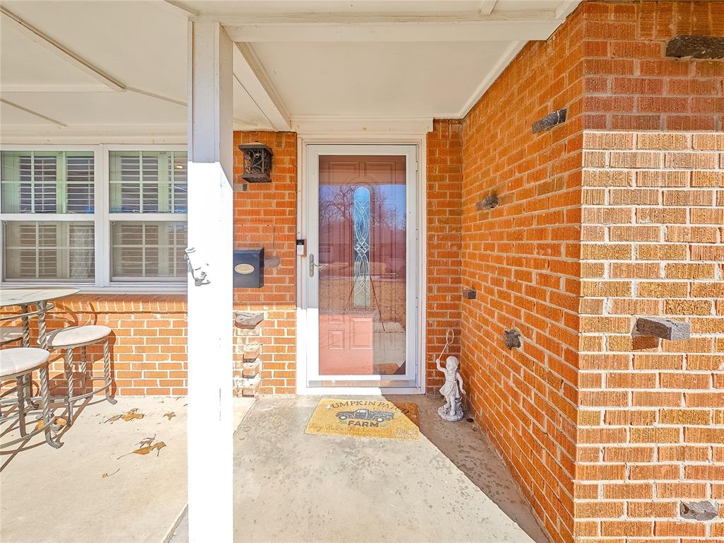 2813 Warwick Drive Property Photo 3