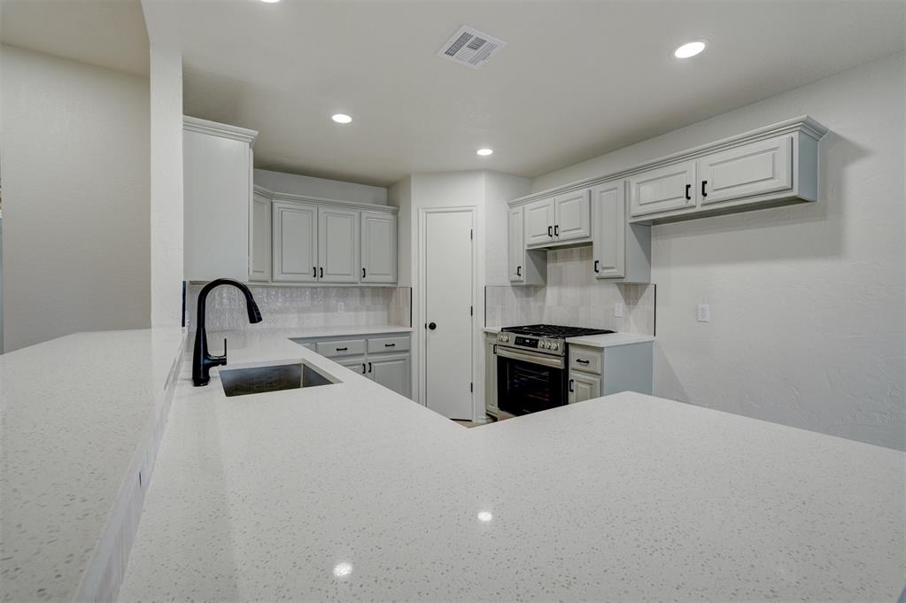 11546 Berkshire Court Property Photo 5