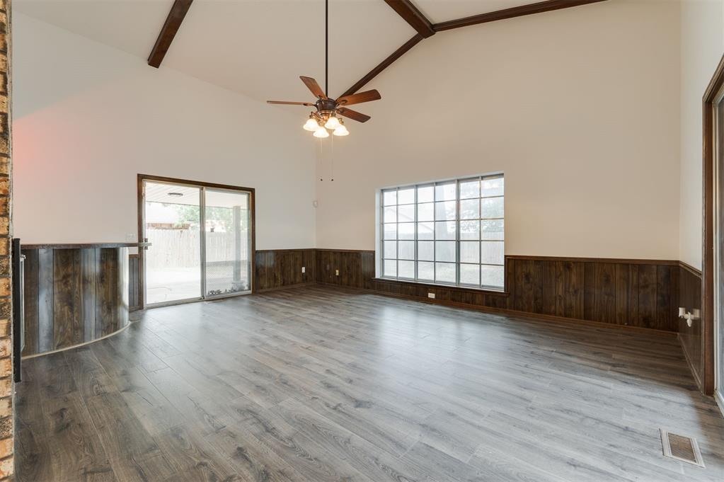 9718 Hummingbird Lane Property Photo 2