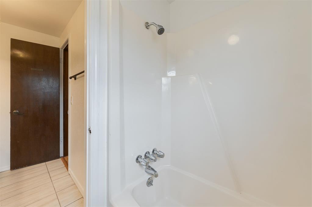 9718 Hummingbird Lane Property Photo 29