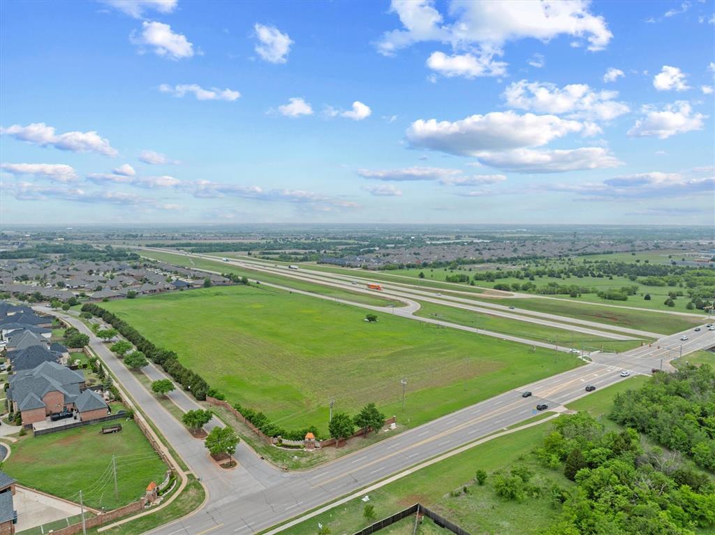 8100 W Memorial Road Property Photo 19