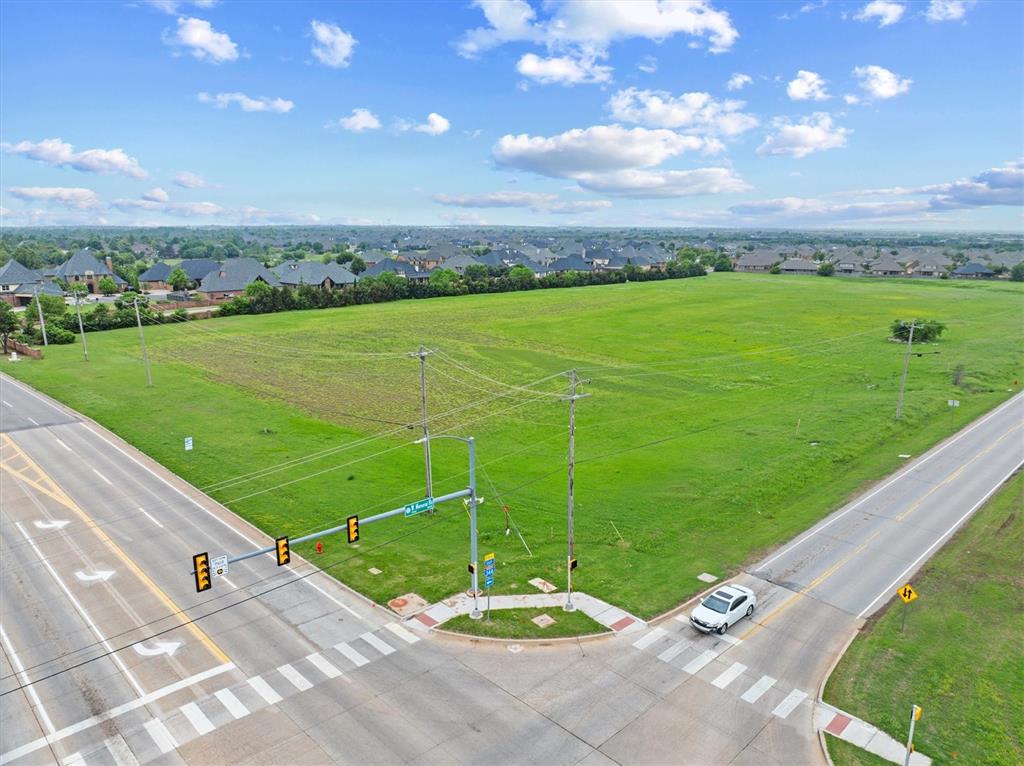 8100 W Memorial Road Property Photo 33
