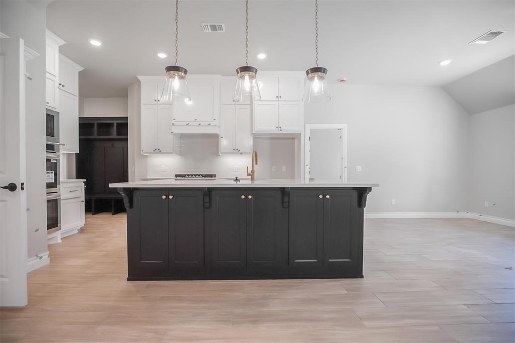 12501 Samara Drive Property Photo 9