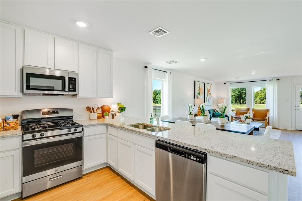 1903 Wolford Way Property Photo 3