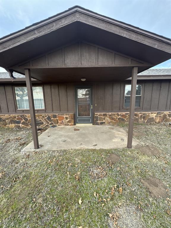1716 W 9th Street Property Photo 2