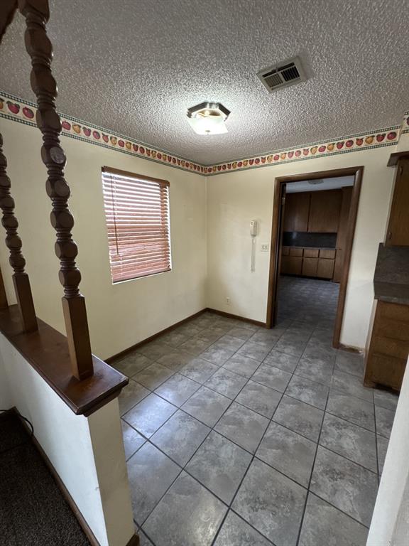 1716 W 9th Street Property Photo 12