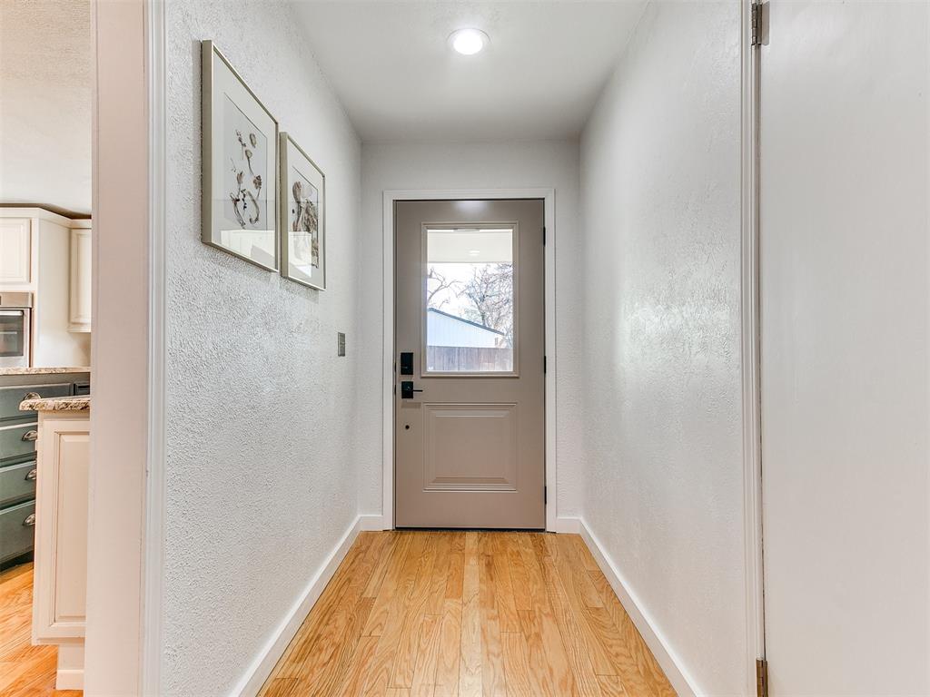 400 Steve Douglas Drive Property Photo 10