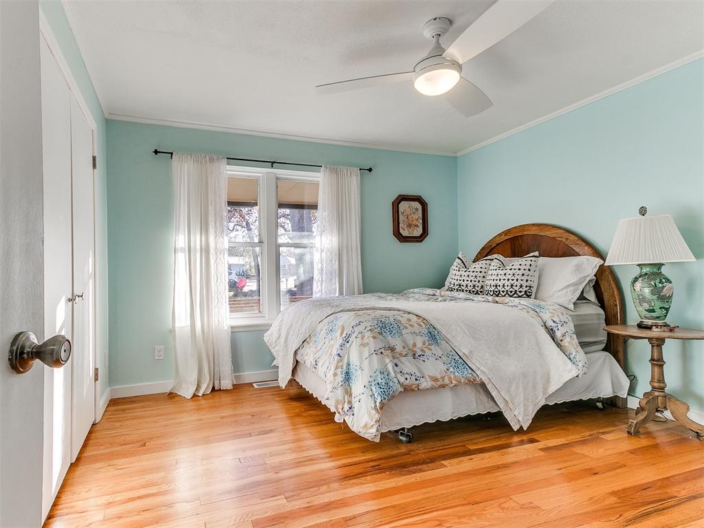 400 Steve Douglas Drive Property Photo 12