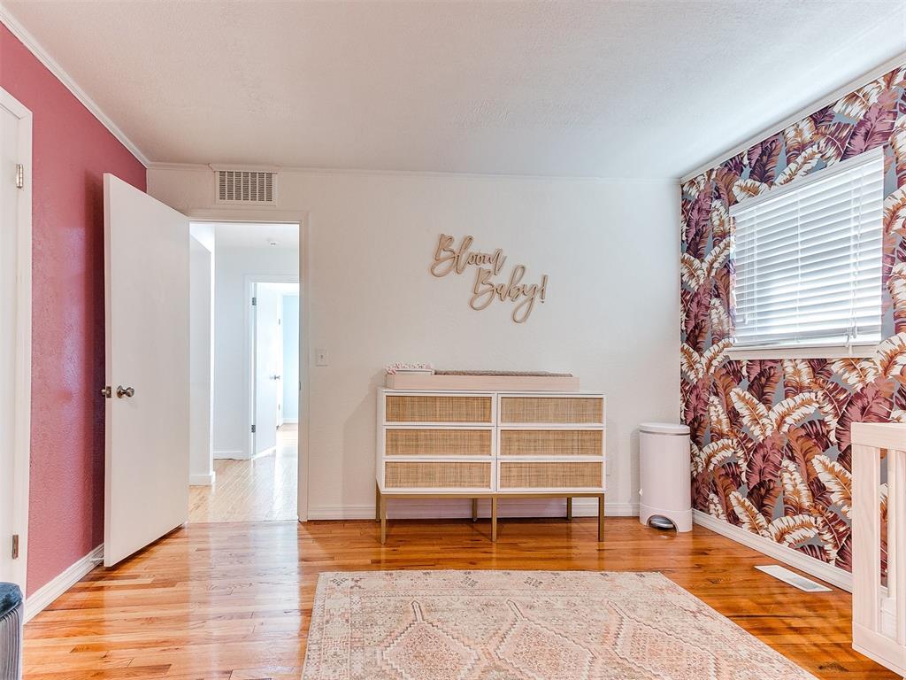 400 Steve Douglas Drive Property Photo 17
