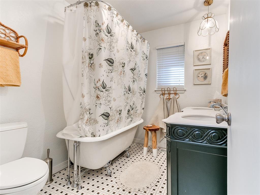 400 Steve Douglas Drive Property Photo 19