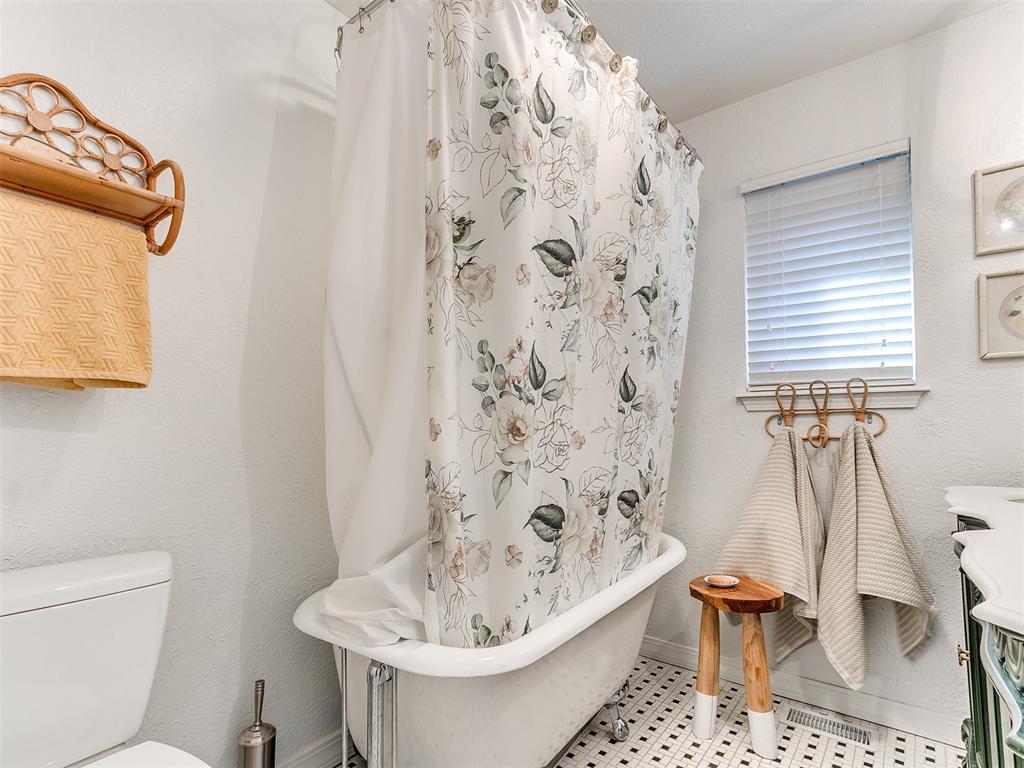 400 Steve Douglas Drive Property Photo 21