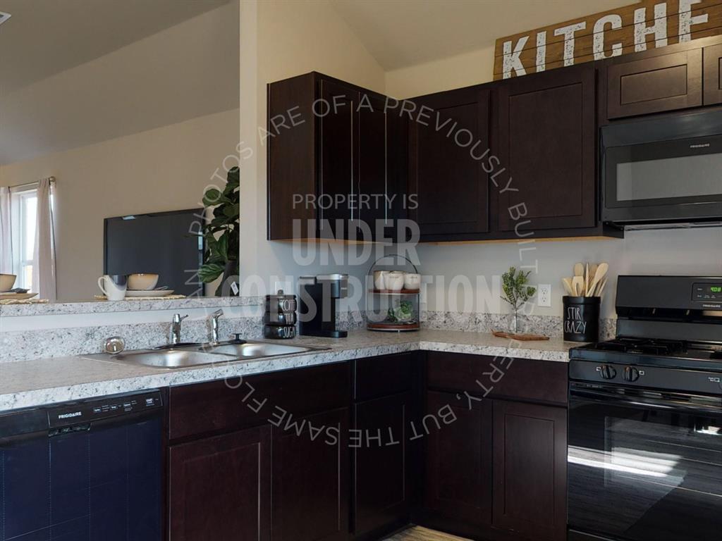 1909 Sugar Pine Way Property Photo 8