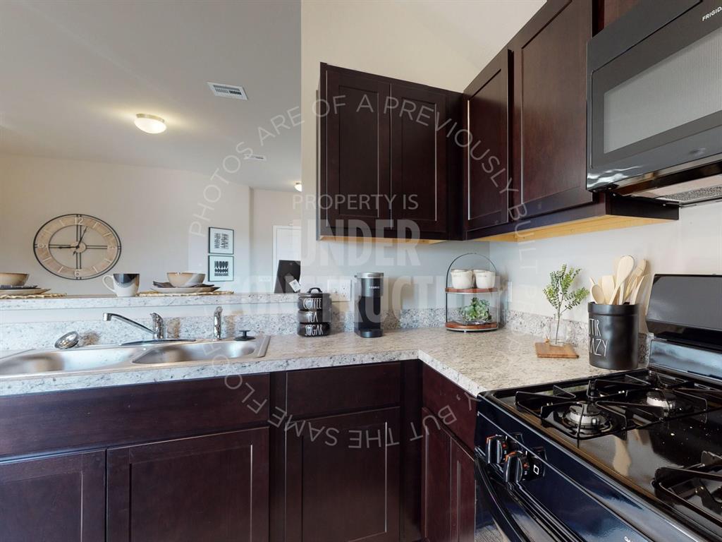 1909 Sugar Pine Way Property Photo 10