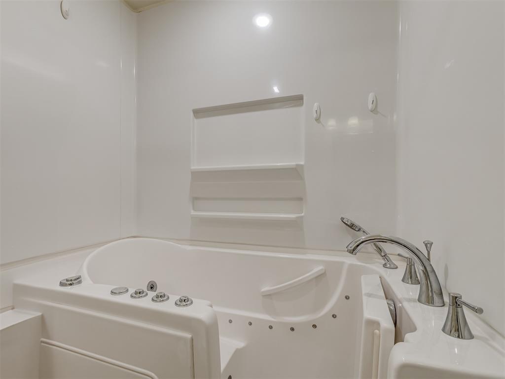 613 S Paul Avenue Property Photo 28