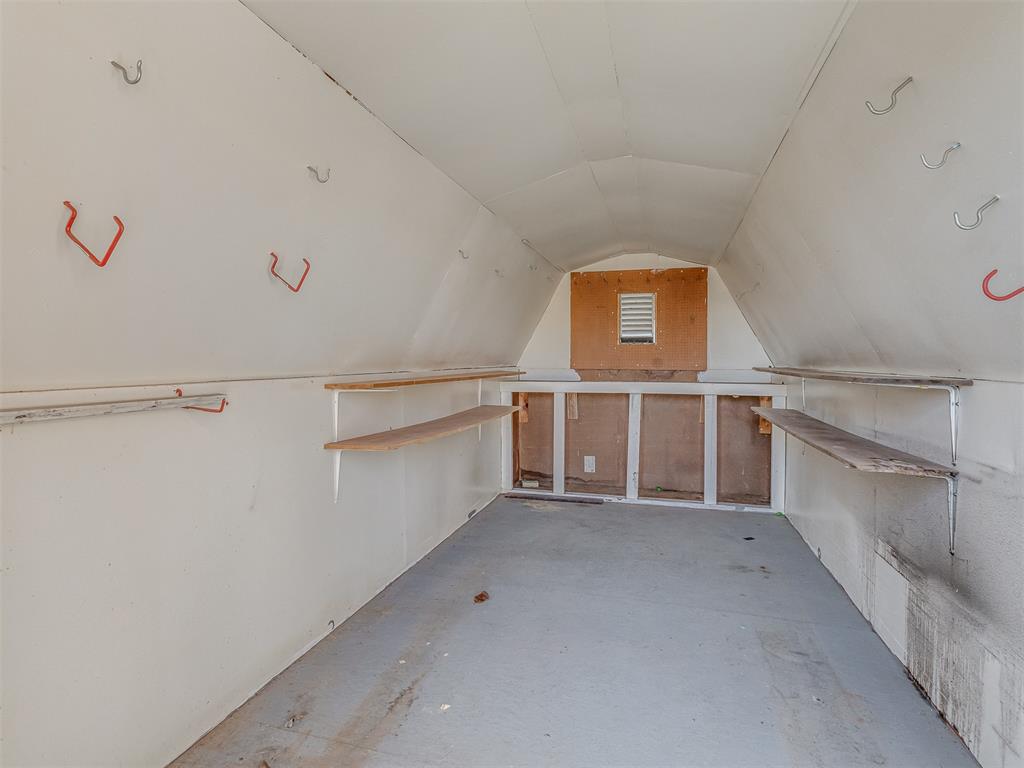 613 S Paul Avenue Property Photo 39