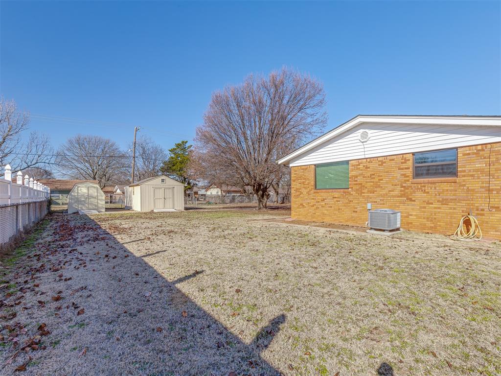 613 S Paul Avenue Property Photo 44