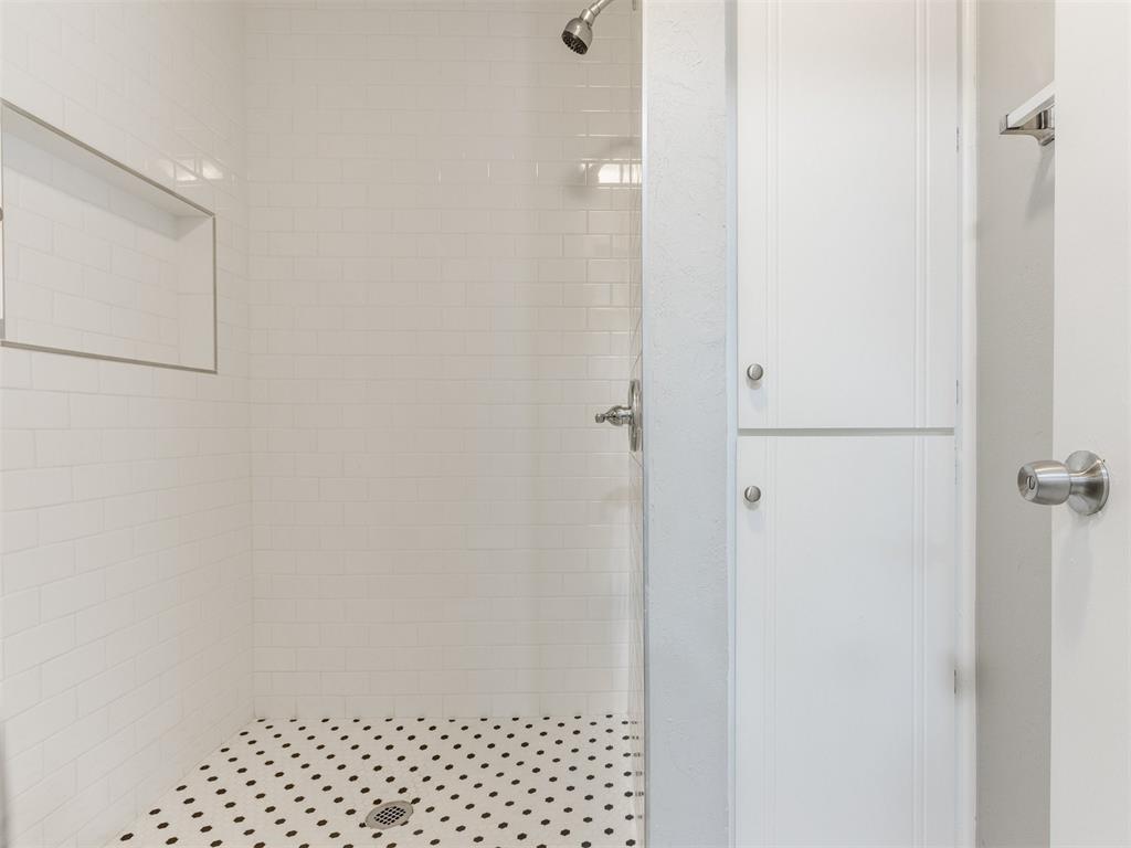 11609 Century Drive Property Photo 34