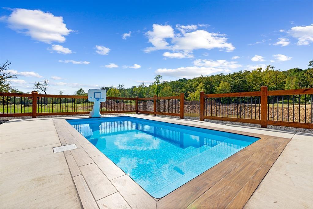 105 Antler Ridge Property Photo 8