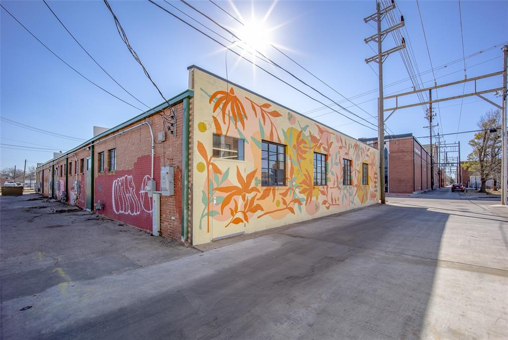 121 S Santa Fe Avenue 117 Property Photo 4