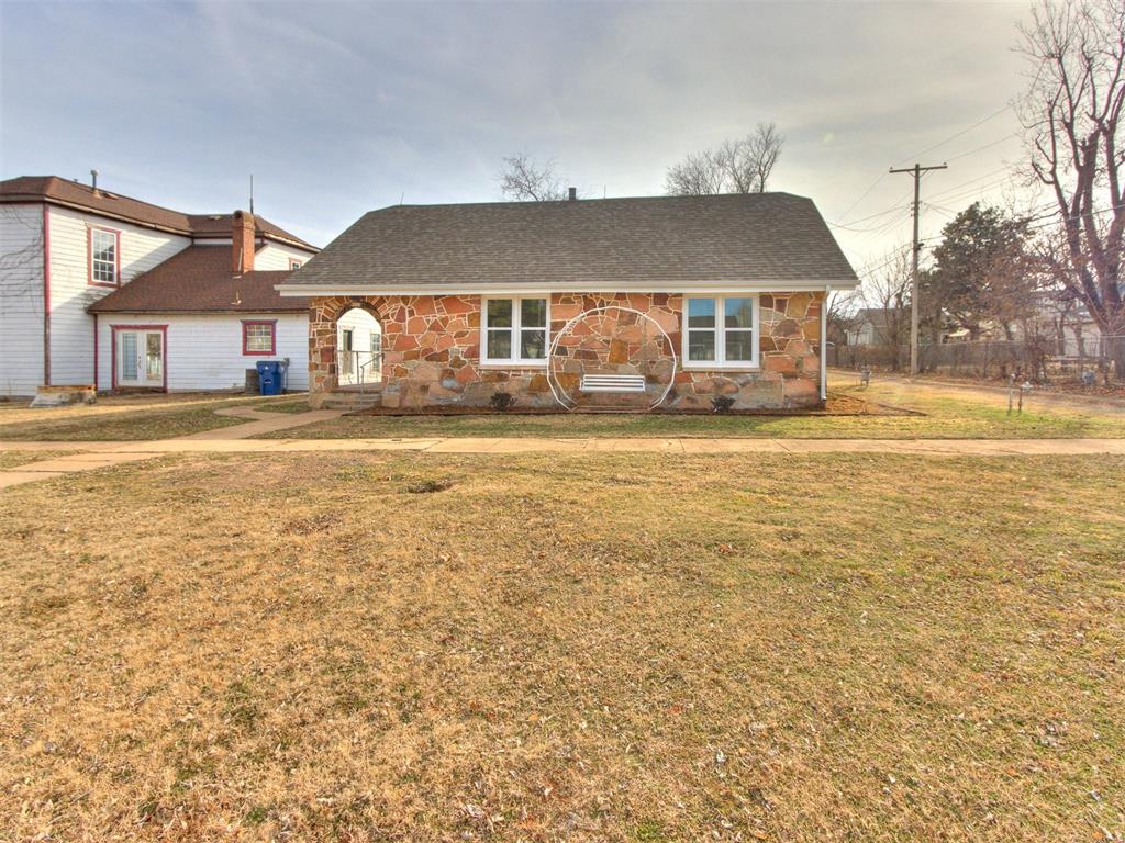 209 E Don Blanding Avenue Property Photo 3