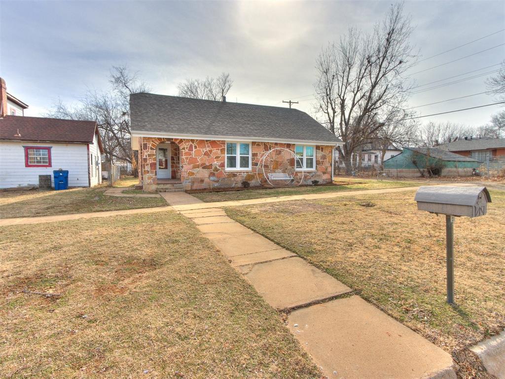 209 E Don Blanding Avenue Property Photo 5