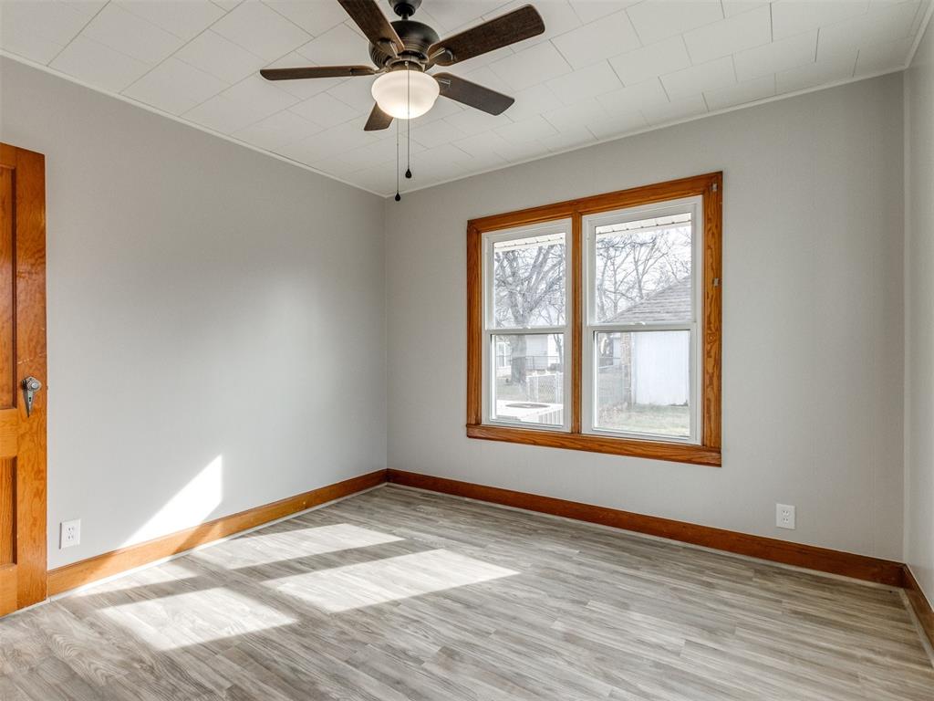 209 E Don Blanding Avenue Property Photo 30