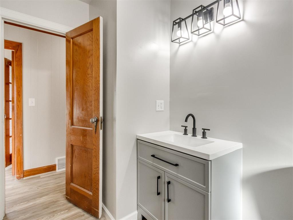 209 E Don Blanding Avenue Property Photo 32