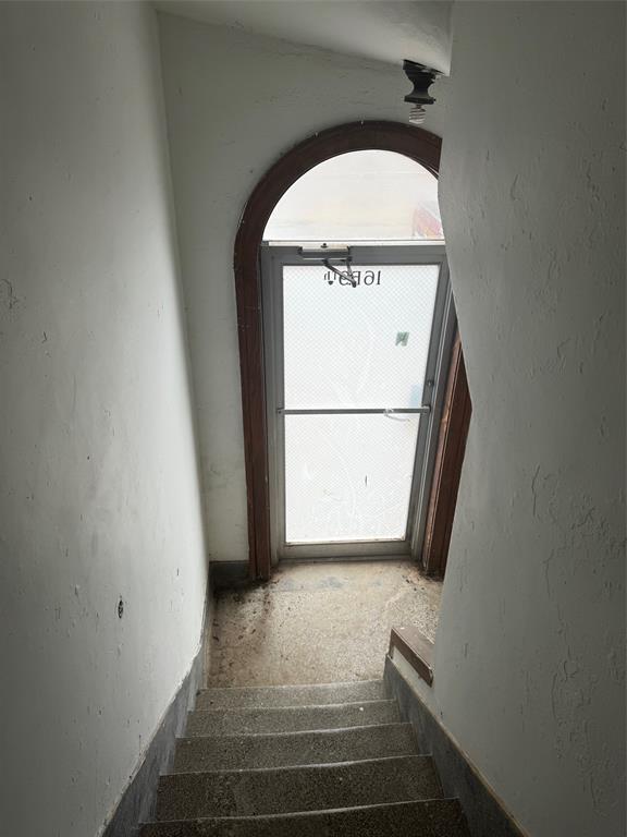 14 E 9th Street Property Photo 8