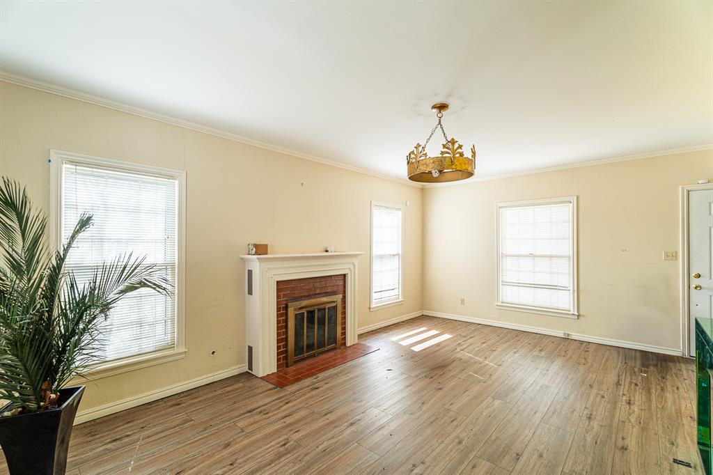 4200 N Lindsay Avenue Property Photo 8
