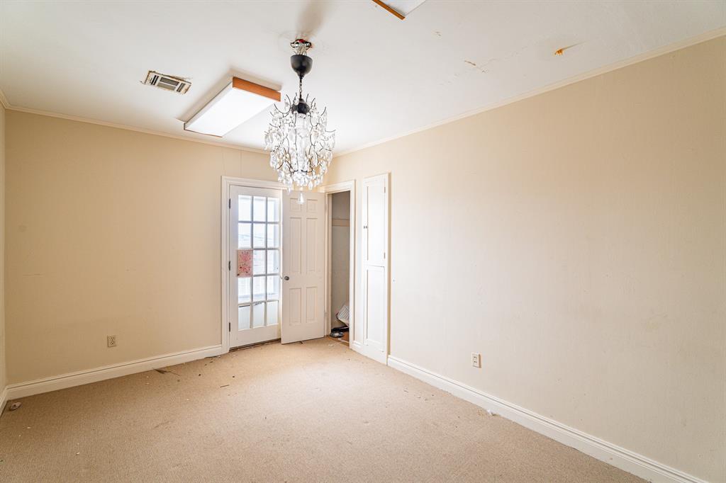 4200 N Lindsay Avenue Property Photo 19