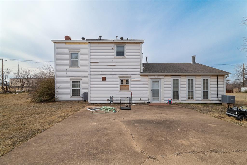 4200 N Lindsay Avenue Property Photo 23