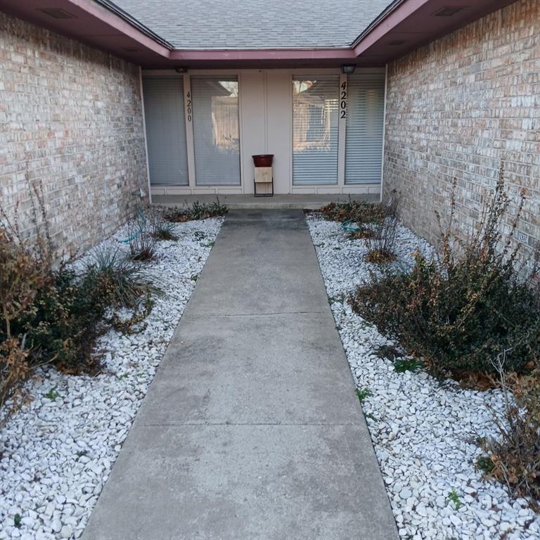 4200 Nw 51st Street 4200 & 4202 Property Photo 2