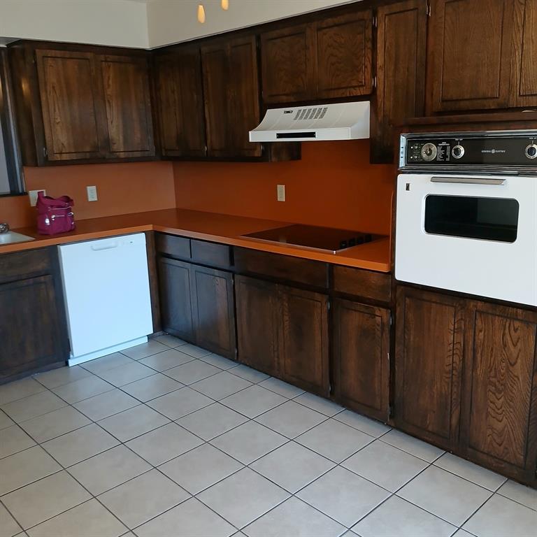 4200 Nw 51st Street 4200 & 4202 Property Photo 7
