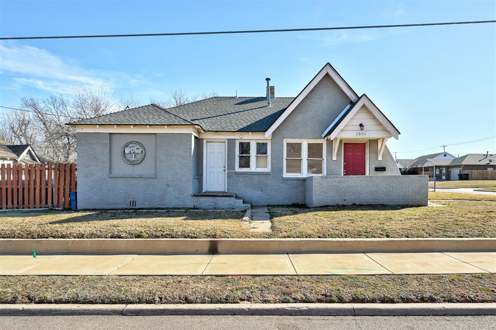 1801 E Madison Street Property Photo 1