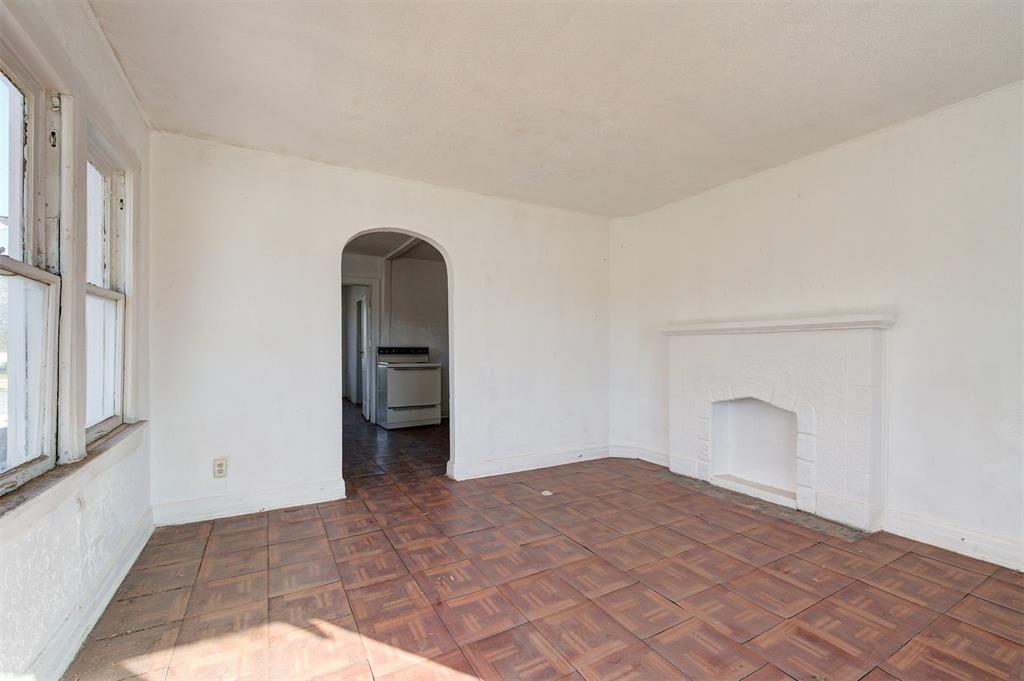 1801 E Madison Street Property Photo 3