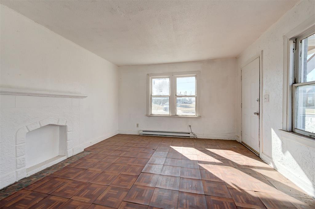 1801 E Madison Street Property Photo 4
