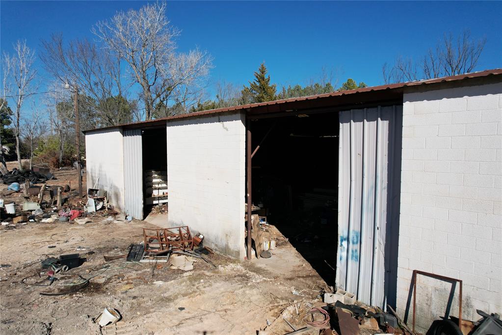 W Walnut Street Property Photo 4