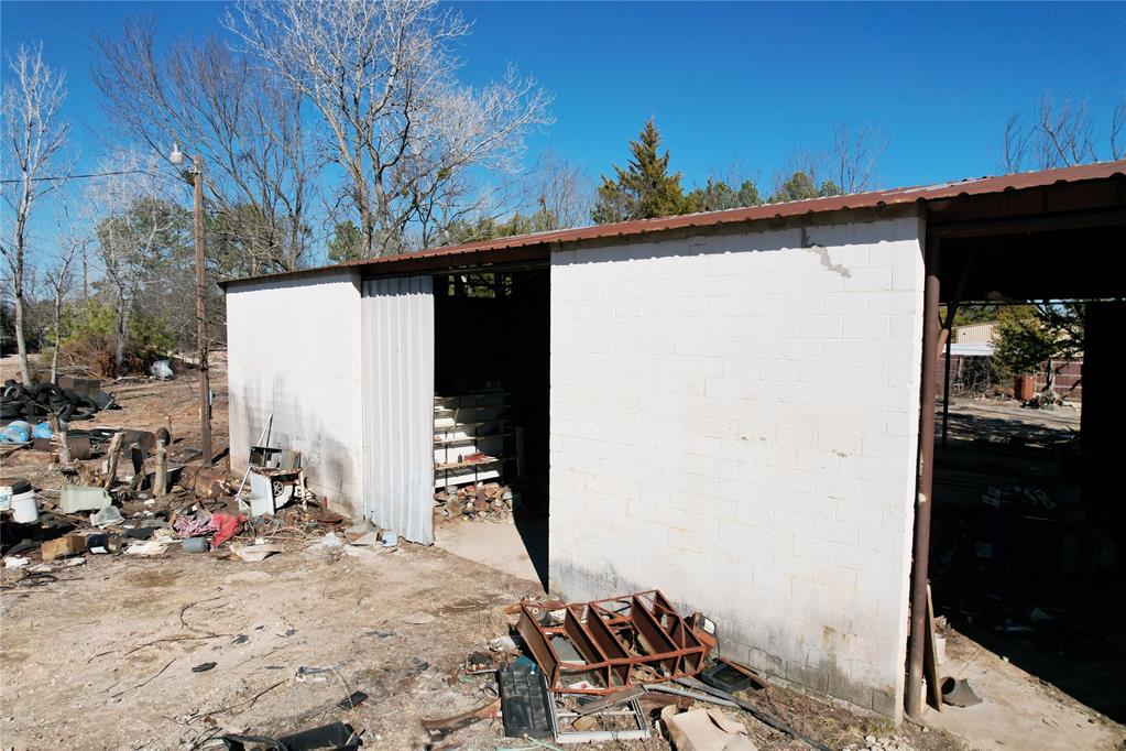 W Walnut Street Property Photo 6