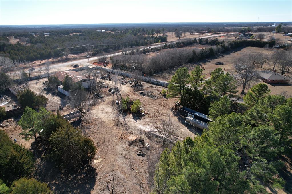 W Walnut Street Property Photo 10